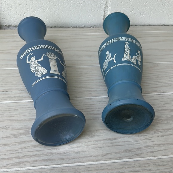 Vintage 🏺 Set of Two Glass Mismatched Blue Flower Vases Home Decor Accents - Picture 10 of 16